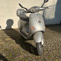 Vespa 125 Et4