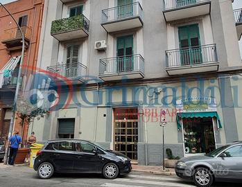 Negozio Taranto [GR187VCG] (Tamburi)