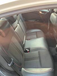 Sedili Alfa Giulietta PACK SPORT Pelle/Tessuto Cuc