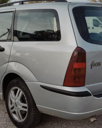 Ford Focus Wagon - Per ricambi o Riparazione 300€