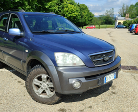 Kia Sorrento completamente tagliandata