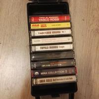 9 audiocassette vintage con custodia.