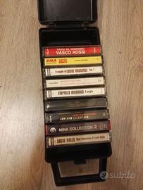 9 audiocassette vintage con custodia.