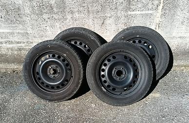 Gomme invernali complete di cerchioni