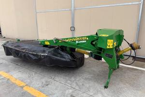 Falciacondizionatrice John Deere 324A