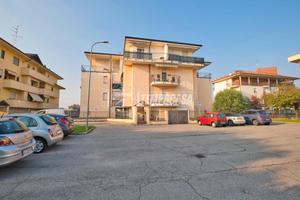 BILOCALE CON BALCONE, BOX E CANTINA!!!