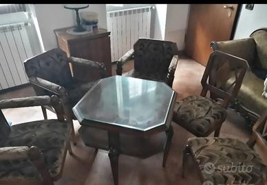 tavolo e poltroncine salotto