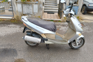 Scooter 150 tenuto in garage non usata da un pò di