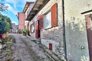 CASA SEMINDIPENDENTE A FOSSATO DI VICO