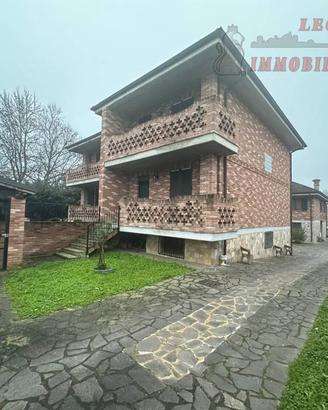 Villa di 180 m² con 4 locali a Spessa