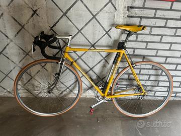Bicicletta bianchi da corsa vintage 23’