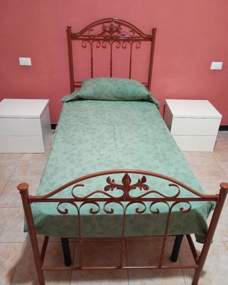 Letto rete materasso e spalliera in ferro battuto 