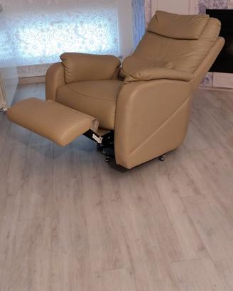 Poltrona Allungabile con ruote e poggia piedi