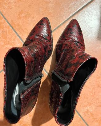 Stivaletto pitonato