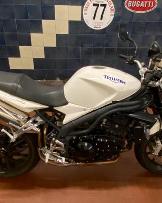 TRIUMPH SPEED TRIPLE 1050