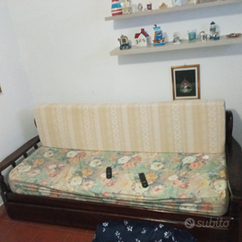 Divano in Noce matrimoniale o due singoli