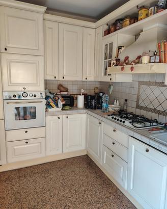 Cucina Berloni angolare 320x255 H 250