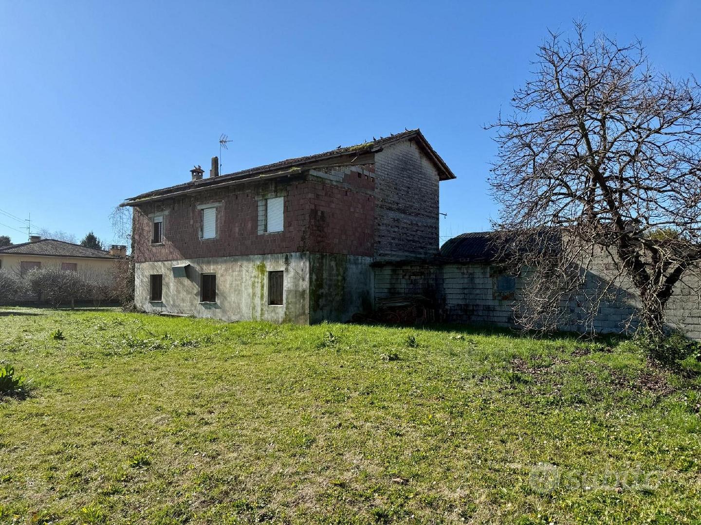 Casa colonica indipendente immersa nel verde - Vista 3