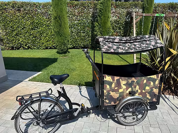 Bici cargo a pedali con cassone anteriore