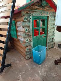 casa in plastica grande formato