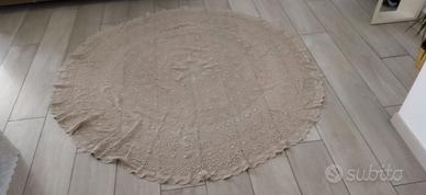 Tovaglia  all' uncinetto