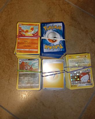 un kg di carte comuni pokemon