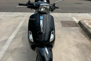 Vespa nera