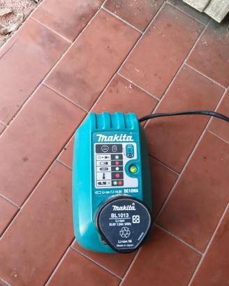 Caricabatteria Makita DC10WA + batteria BL1013 10,