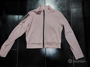 felpina corta con zip