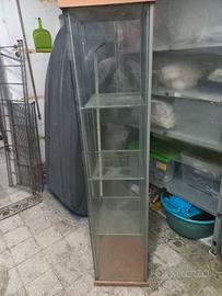 vetrina Detolf ikea