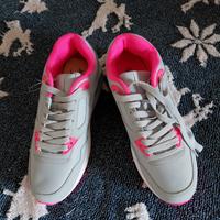 Scarpe da donna mai usate