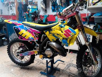 Suzuki RM valenti 125
