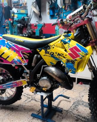 Suzuki RM valenti 125