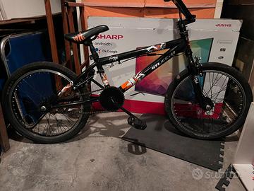 BMX bicicletta