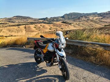 moto guzzi v85tt 2023