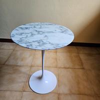Tavolo Saarinen Base bianco Top Marmo Arabescato