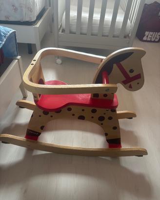 Cavalluccio a dondolo