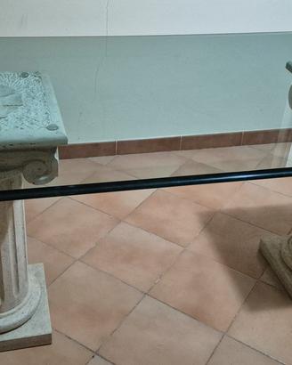 Tavolo cristallo con base capitelli in travertino