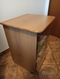 cassettiera e vetrinetta portadocumenti/oggetti