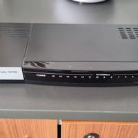 Switch 16 porte (velocità 10/100 Mbps)