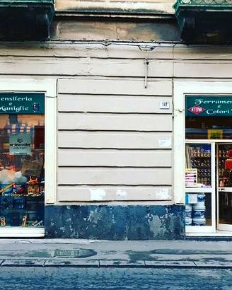 Attività pluriennale ferramenta sulla via Umberto
