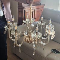 Lampadario in vetro da 8 candelieri