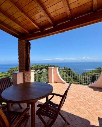 Casa indipendente di 180 m² con 4 locali e posto a