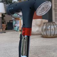 Bastone da passeggio regolabile con luce a led