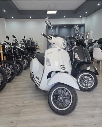 Piaggio Vespa 300 GTS