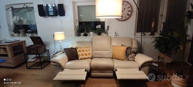  Divano a tre posti in pelle