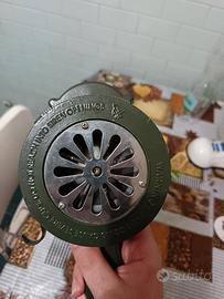 Sirena a manovella americana