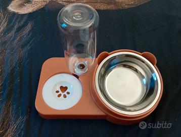 Distributore per gatti