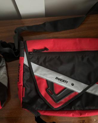 Borsa e astuccio brendizzati ducati
