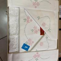 Lenzuola ricamate a mano